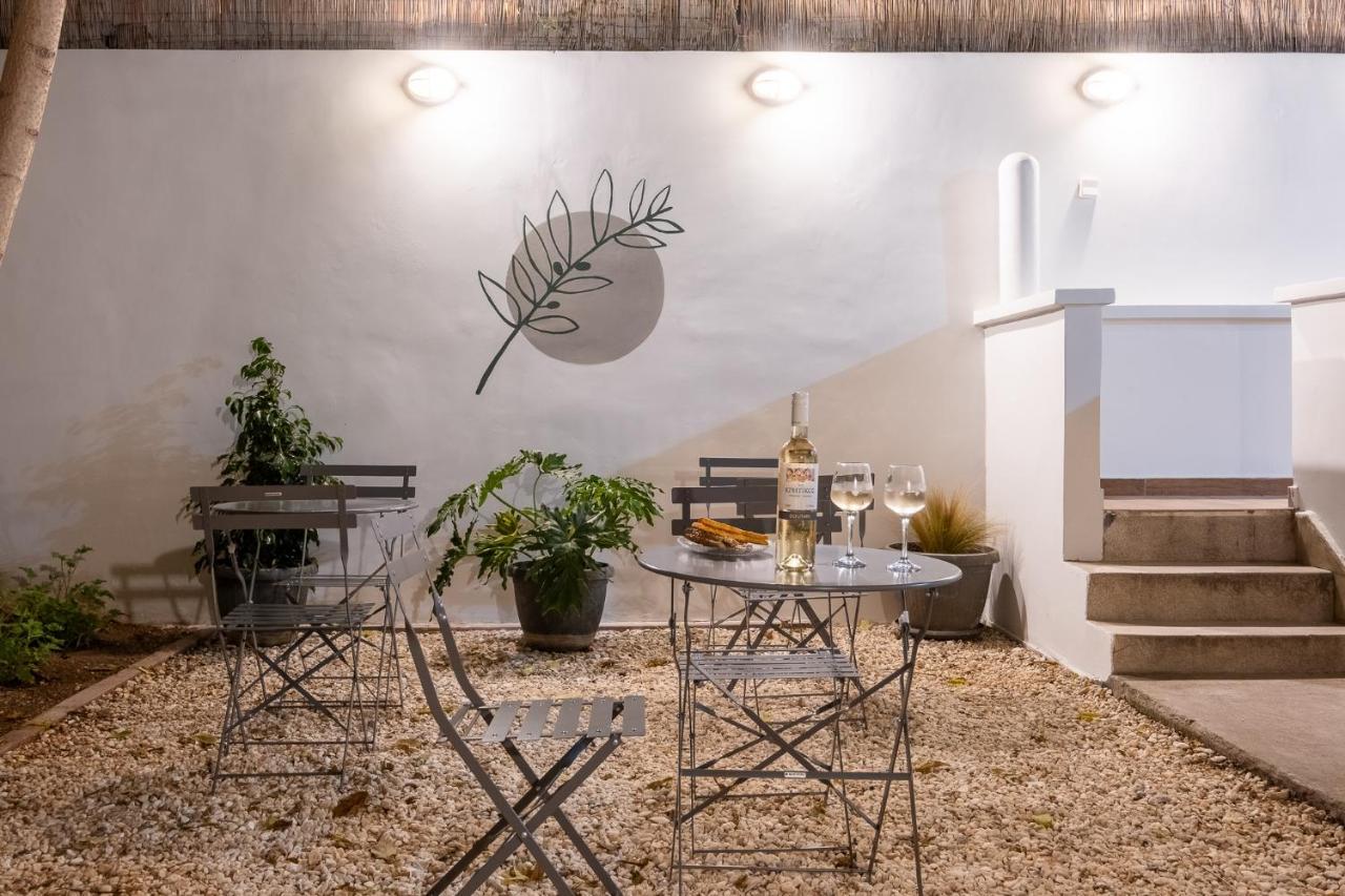 Central5 Boutique Apartments With Common Garden Next To Metro Athen Eksteriør billede